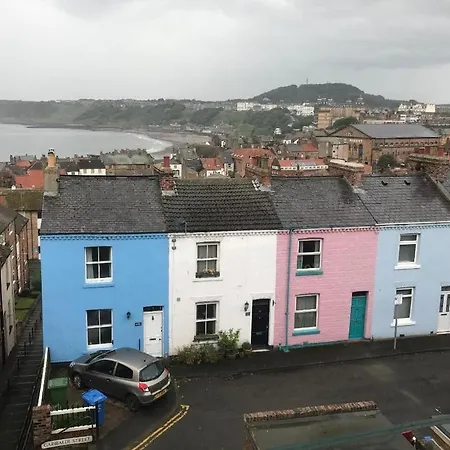The Blue House - 3 Bed House With Parking Holiday home