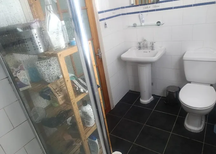 The Blue House - 3 Bed House With Parking Hébergement de vacances *