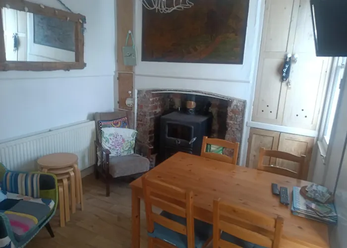 Hébergement de vacances The Blue House - 3 Bed House With Parking