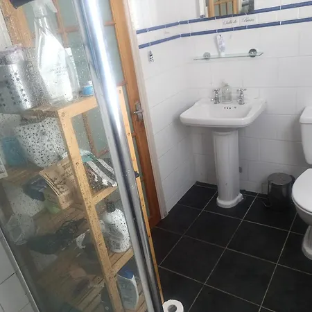 The Blue House - 3 Bed House With Parking בית נופש *